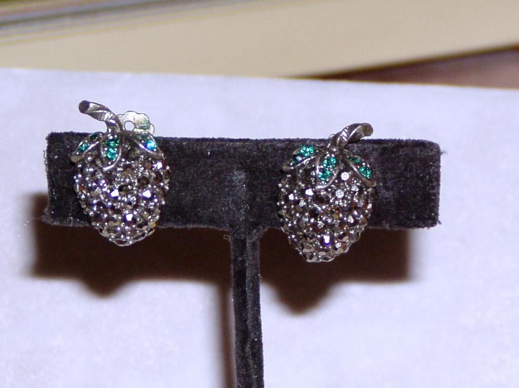 Weiss Hematite Strawberry Clip Earrings Weiss Hematite Strawberry Clip Earrings