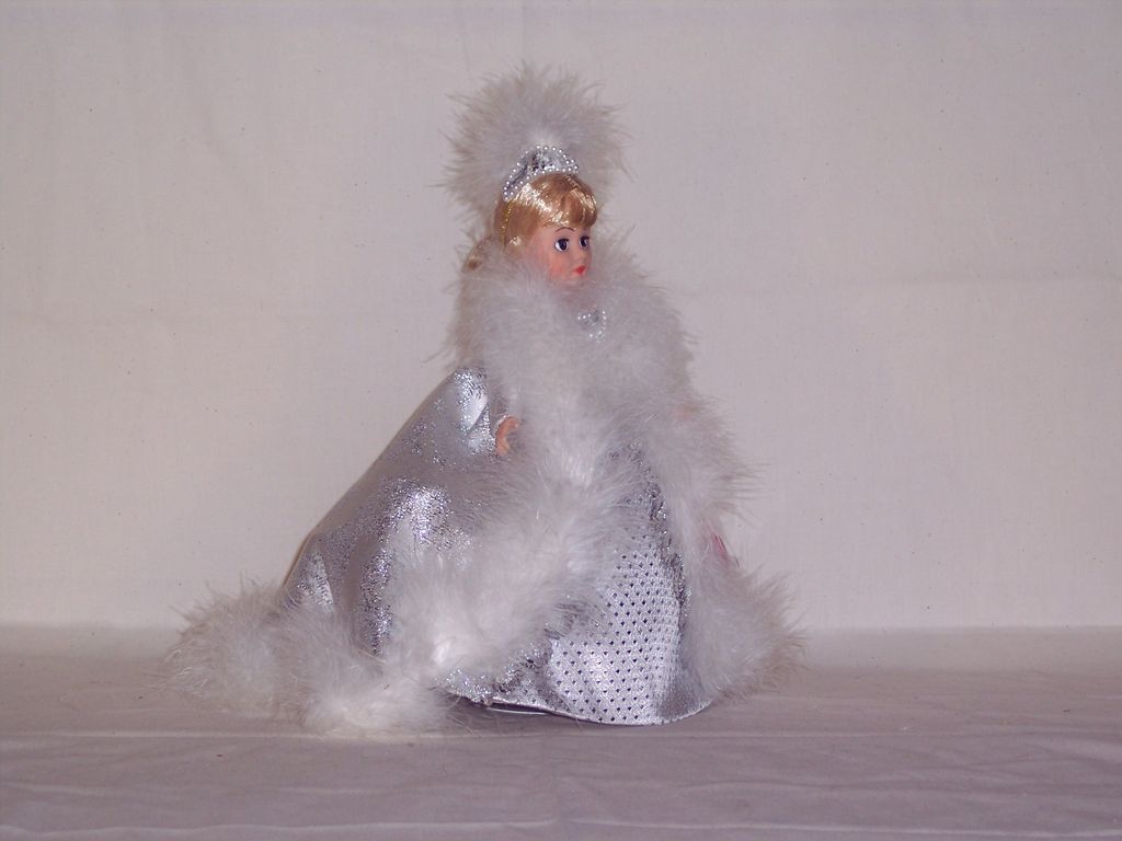 Madame Alexander - Snow Queen 10" - #1138 Madame Alexander - Snow Queen 10" - #1138