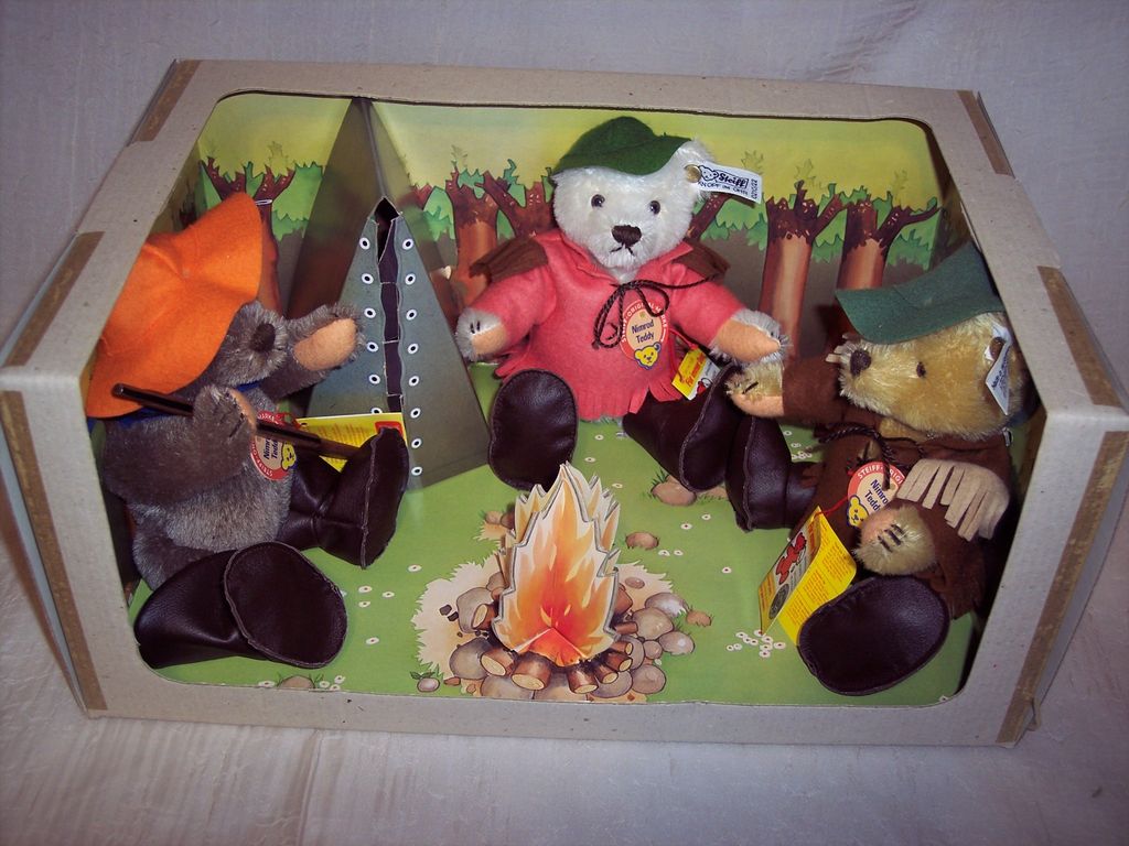 Steiff Teddy Bear Nimrod Set – Limited Edition Steiff Teddy Bear Nimrod Set – Limited Edition