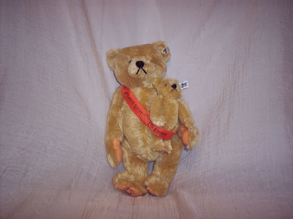 Steiff Teddy Bear – 2 Bear Set – Mama and Baby - Signed Steiff Teddy Bear – 2 Bear Set – Mama and Baby - Signed