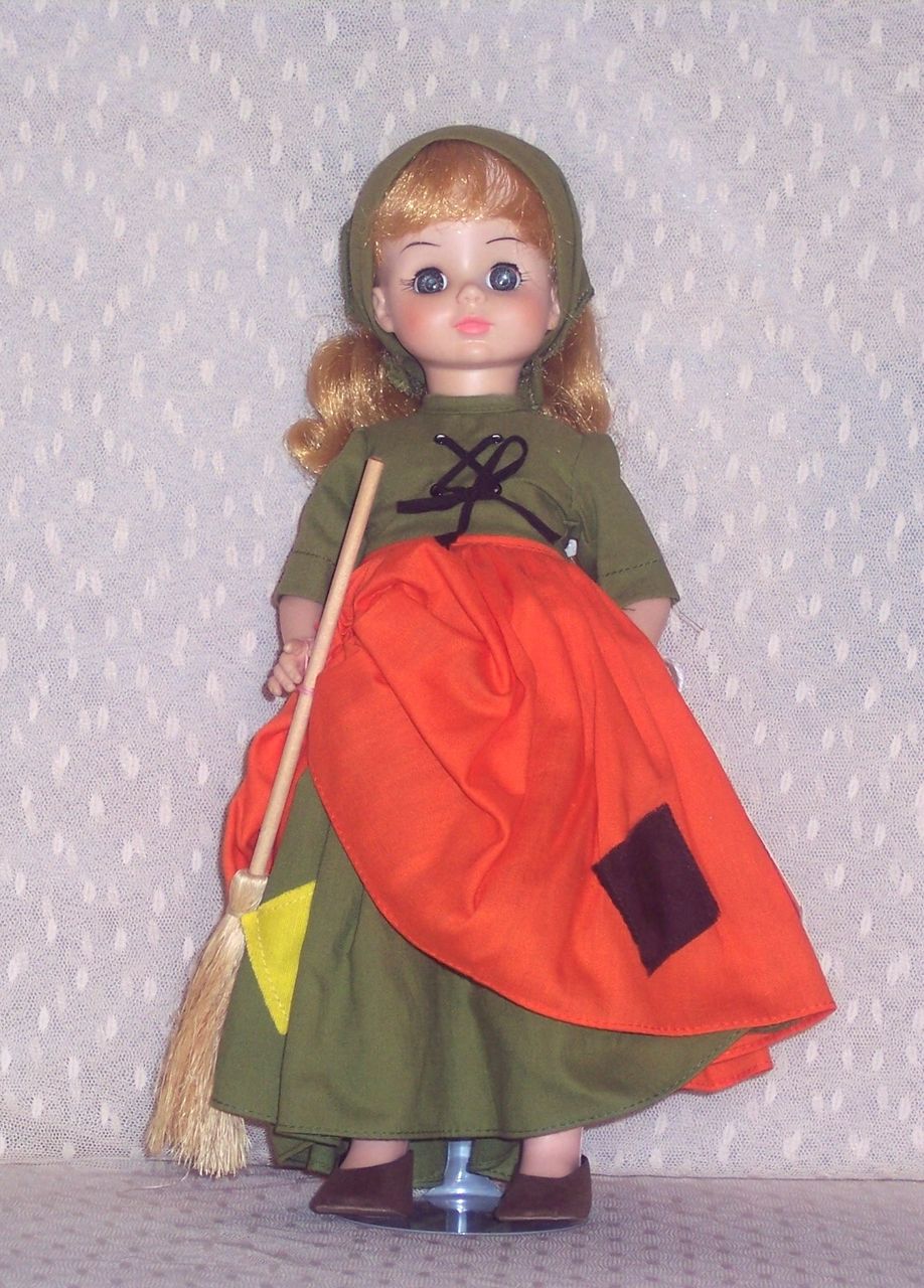 Madame Alexander - Poor Cinderella # 1540 Madame Alexander - Poor Cinderella # 1540