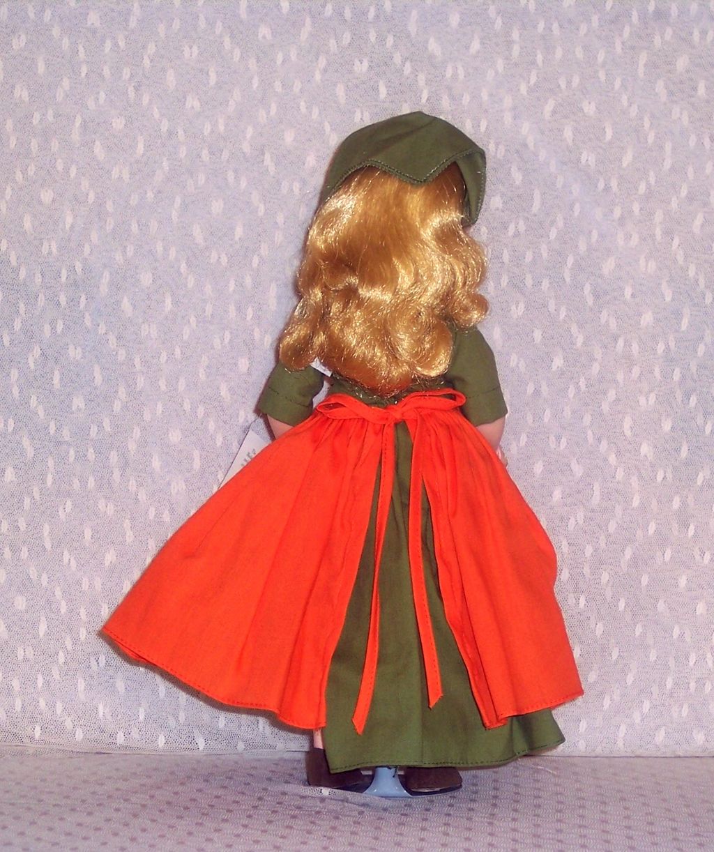 Madame Alexander - Poor Cinderella # 1540 Madame Alexander - Poor Cinderella # 1540