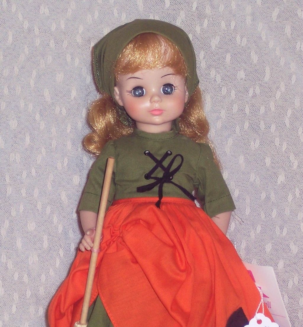 Madame Alexander - Poor Cinderella # 1540 Madame Alexander - Poor Cinderella # 1540