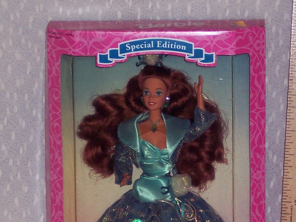 Barbie Dolls - Emerald Elegance - Special Edition - 12322 Barbie Dolls - Emerald Elegance - Special Edition - 12322