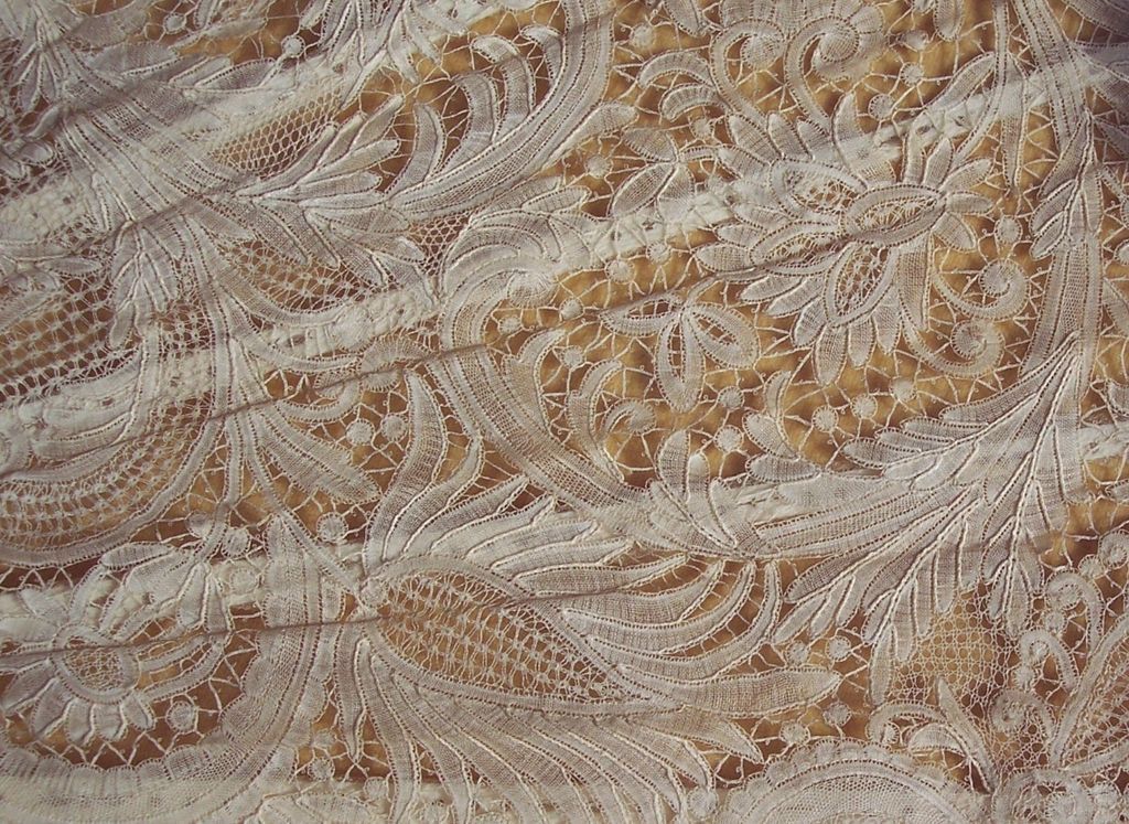 Antique Hand Fan - Rare Museum Quality - Brussels Lace Antique Hand Fan - Rare Museum Quality - Brussels Lace