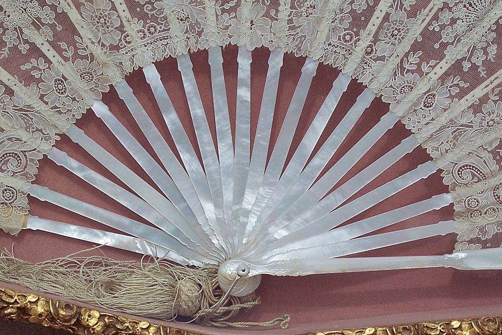Antique 19th Century Point D Gaz Lace Hand Fan Antique 19th Century Point D Gaz Lace Hand Fan
