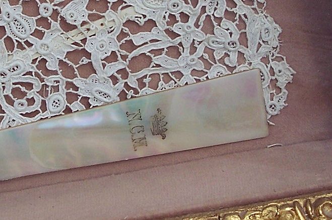 Antique 19th Century Hand Fan - Rare Point de Venice Rosepoint Needlelace Fan Antique 19th Century Hand Fan - Rare Point de Venice Rosepoint Needlelace Fan