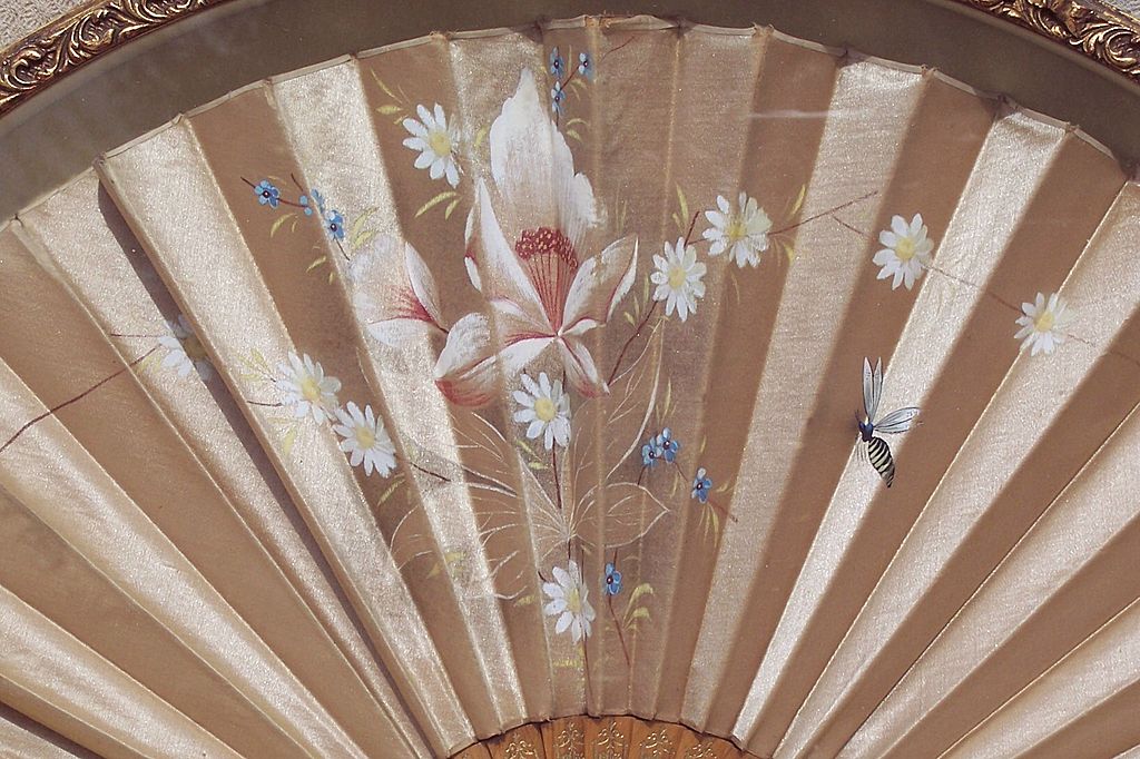 Antique 19 Century Hand Fan with Case Antique 19 Century Hand Fan with Case