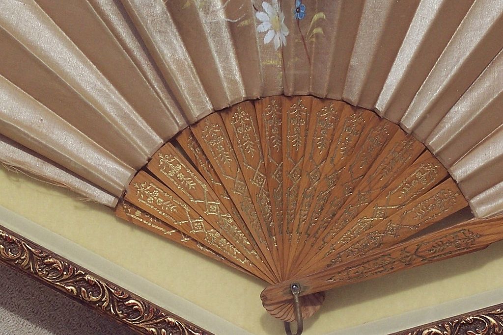 Antique 19 Century Hand Fan with Case Antique 19 Century Hand Fan with Case