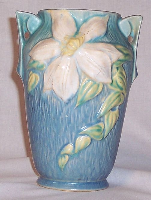 Roseville Pottery - Clematis Bulbous Vase 105-7 Roseville Pottery - Clematis Bulbous Vase 105-7