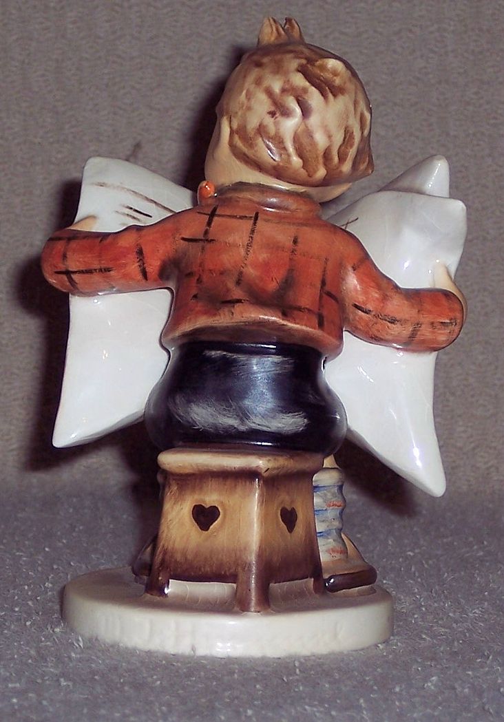 Hummel Figurine #184 "Latest News" TM6 Hummel Figurine #184 "Latest News" TM6