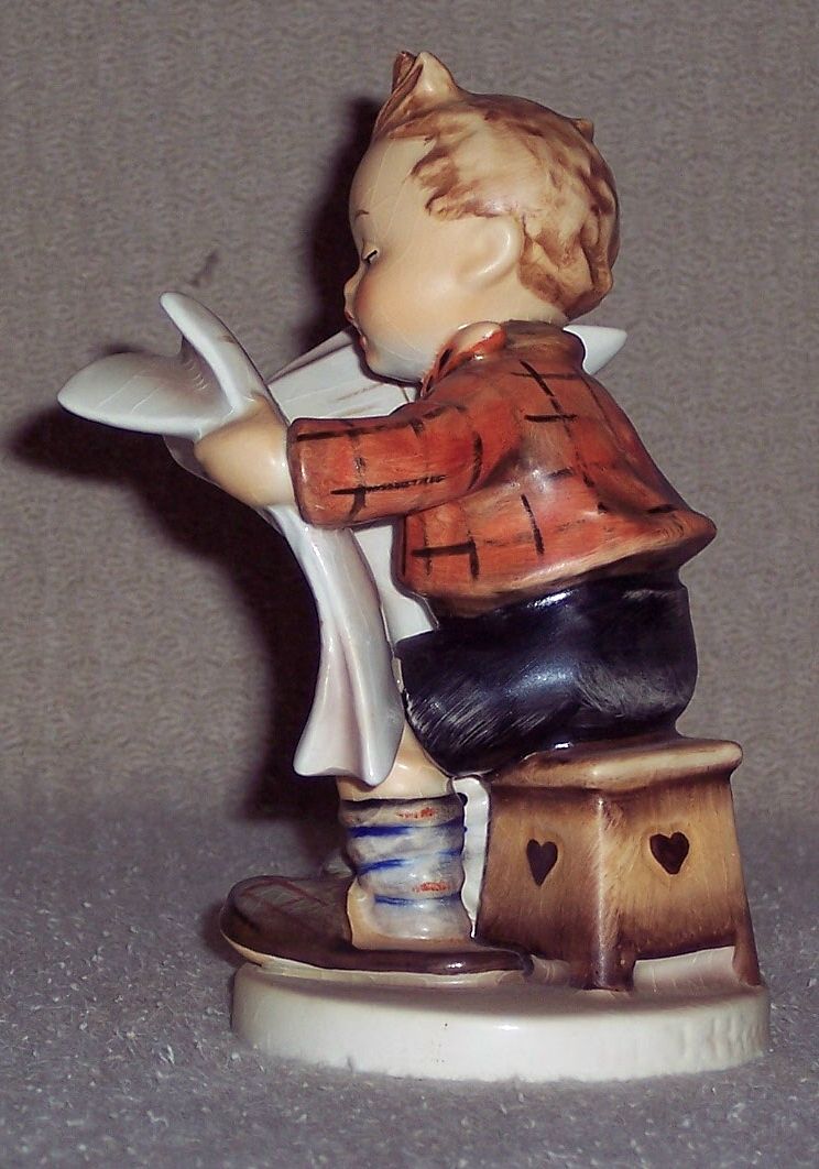Hummel Figurine #184 "Latest News" TM6 Hummel Figurine #184 "Latest News" TM6