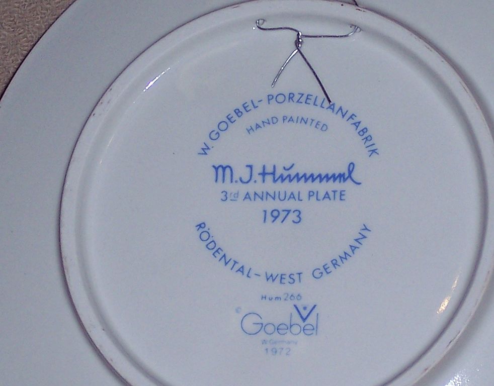 Hummel 3rd Annual Decorative Plate 1973 Hummel 3rd Annual Decorative Plate 1973