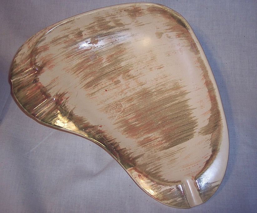 Vintage Hull Pottery - Footed Ashtrays Vintage Hull Pottery - Footed Ashtrays