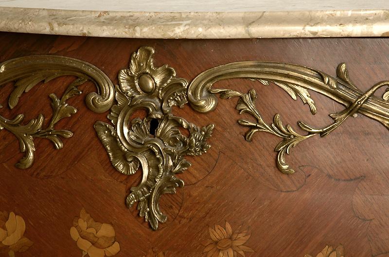 Late 19th Century Louis XV Kingwood Commode with Bronze Mounts Late 19th Century Louis XV Kingwood Commode with Bronze Mounts