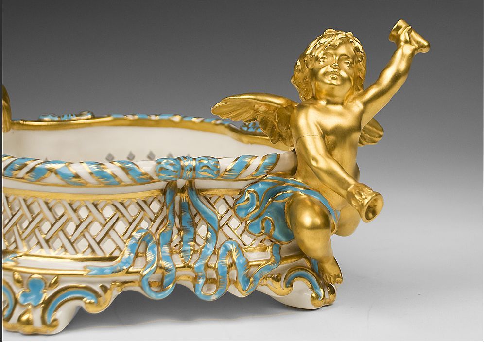 Copeland Spode Gilt Decorated Centre Bowl Copeland Spode Gilt Decorated Centre Bowl