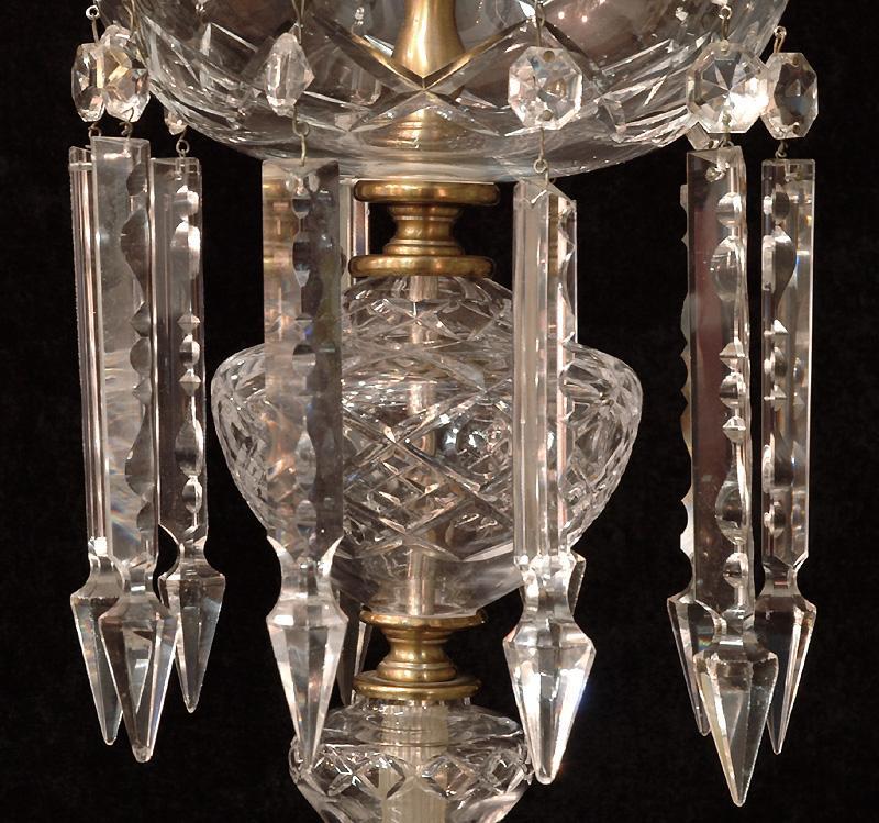 Cut Crystal Vasiform Lamp With Crystal Pendants Cut Crystal Vasiform Lamp With Crystal Pendants