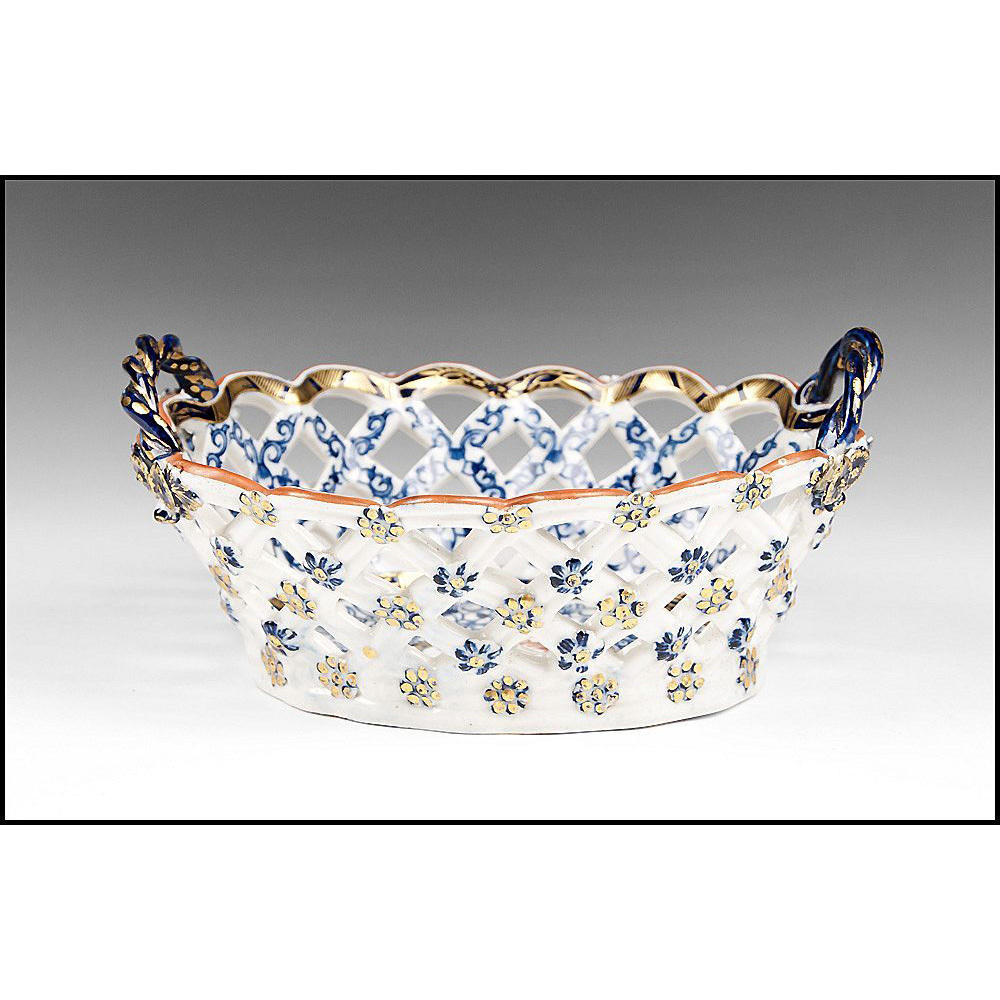 Dr. Wall First Period Royal Lily Pattern Worcester Chestnut Basket Dr. Wall First Period Royal Lily Pattern Worcester Chestnut Basket
