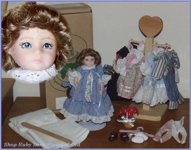 Pittsburgh Originals Penny Souvenir Doll Penn/NY Doll Club with Extra Clothes Pittsburgh Originals Penny Souvenir Doll Penn/NY Doll Club with Extra Clothes