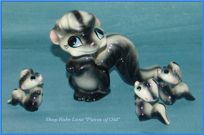 Adorable Skunk Family, Freeman McFarlin California Pottery Miniatures Adorable Skunk Family, Freeman McFarlin California Pottery Miniatures