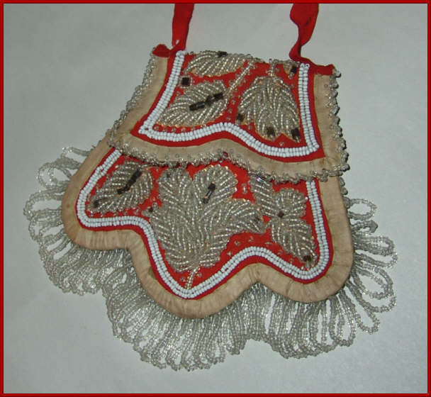 Antique Iroquois Indian Beaded Purse with fringe c.1900 Antique Iroquois Indian Beaded Purse with fringe c.1900