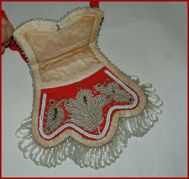 Antique Iroquois Indian Beaded Purse with fringe c.1900 Antique Iroquois Indian Beaded Purse with fringe c.1900