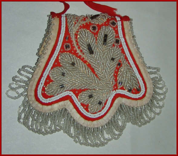 Antique Iroquois Indian Beaded Purse with fringe c.1900 Antique Iroquois Indian Beaded Purse with fringe c.1900