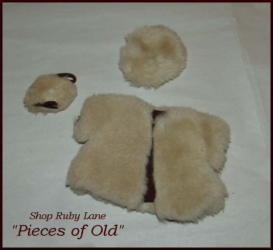 Vogue Ginny Doll Beige Fur Coat, hat & muff c.1957 Vogue Ginny Doll Beige Fur Coat, hat & muff c.1957