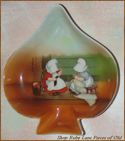 Royal Bayreuth Sunbonnet Babies Porcelain Spade Pin Dish Royal Bayreuth Sunbonnet Babies Porcelain Spade Pin Dish