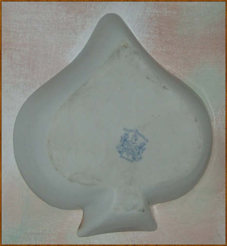Royal Bayreuth Sunbonnet Babies Porcelain Spade Pin Dish Royal Bayreuth Sunbonnet Babies Porcelain Spade Pin Dish
