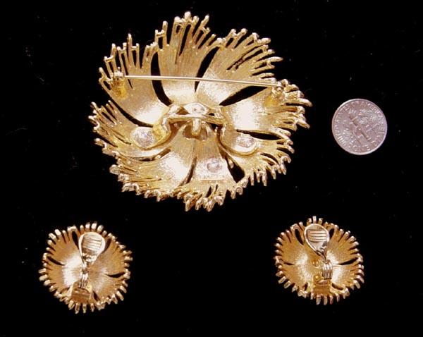 LAST CHANCE! Classic Vintage MONET Swirling Pinwheel Demi-Parure: "Mad Men"-Worthy! LAST CHANCE! Classic Vintage MONET Swirling Pinwheel Demi-Parure: "Mad Men"-Worthy!