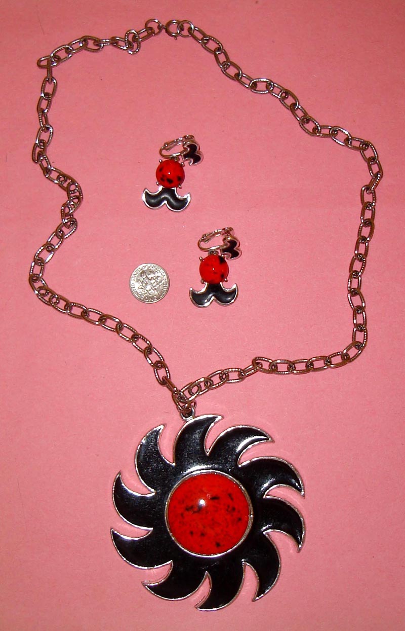 Vintage Mod CELEBRITY Demi-Parure: C. 1960s: Chunky & Bold! Vintage Mod CELEBRITY Demi-Parure: C. 1960s: Chunky & Bold!