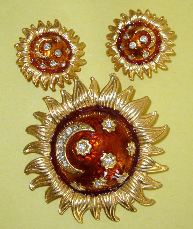 Crescent Moon & Stars in Sunflower Settings Demi-Parure Crescent Moon & Stars in Sunflower Settings Demi-Parure