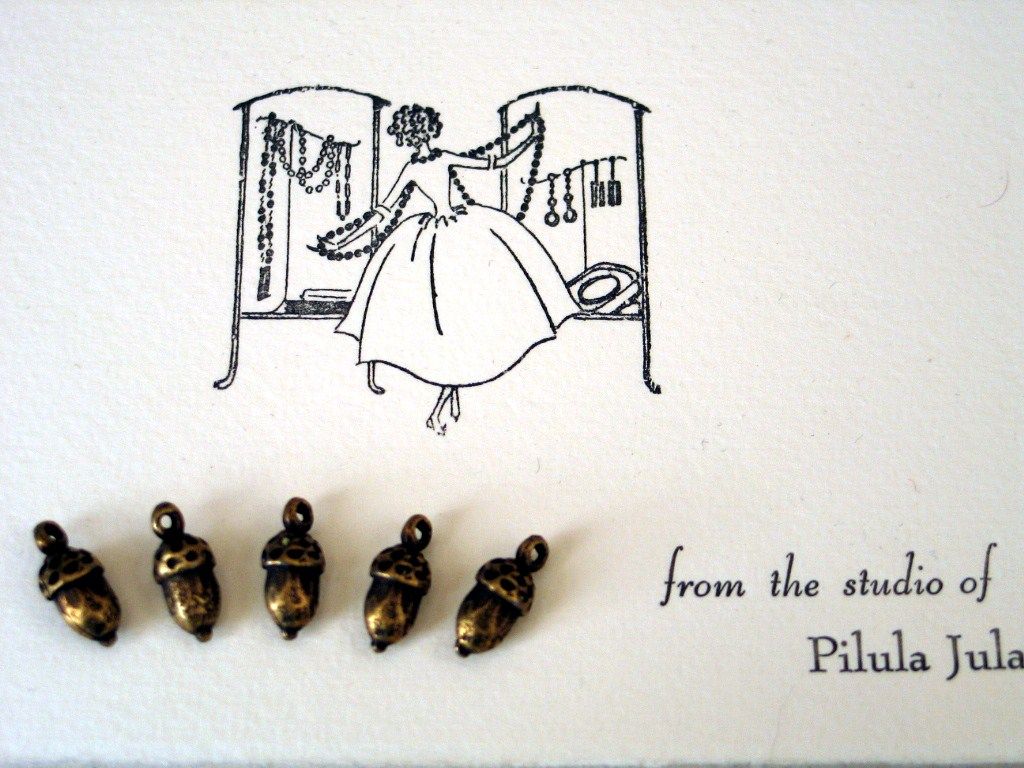 Antiqued Brass Acorn Charms Antiqued Brass Acorn Charms