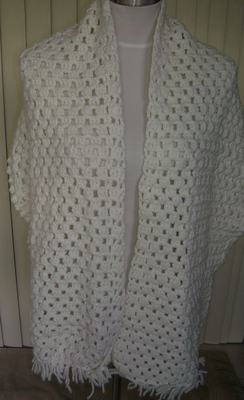 1970s White Knitted Shaw with Fringe 1970s White Knitted Shaw with Fringe