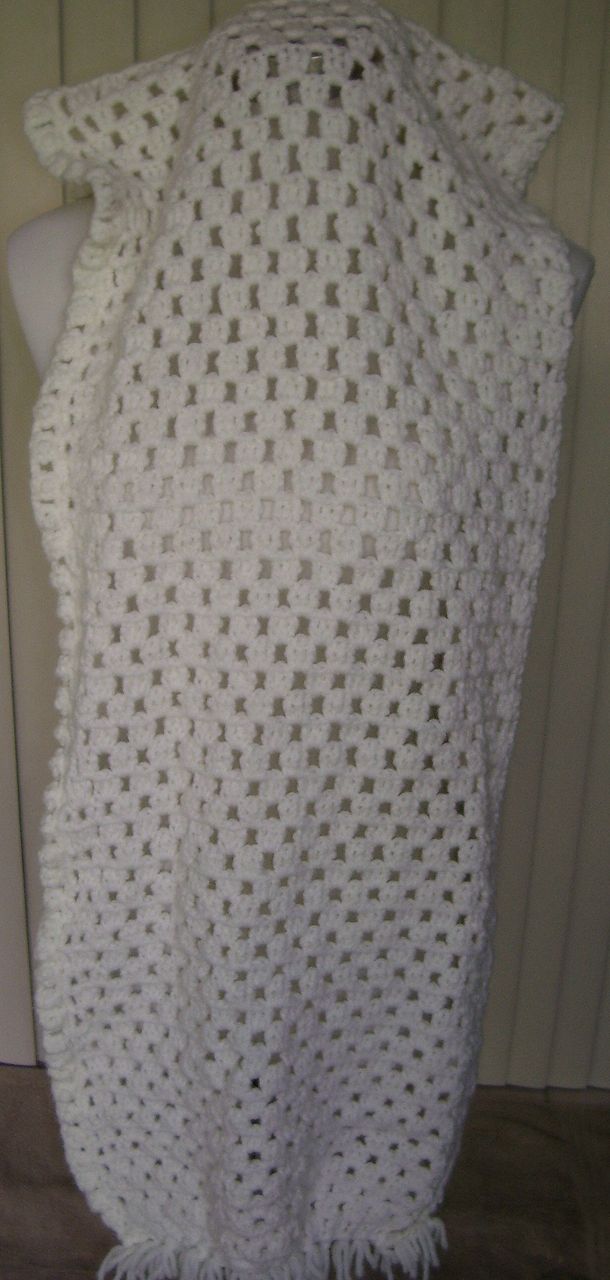 1970s White Knitted Shaw with Fringe 1970s White Knitted Shaw with Fringe