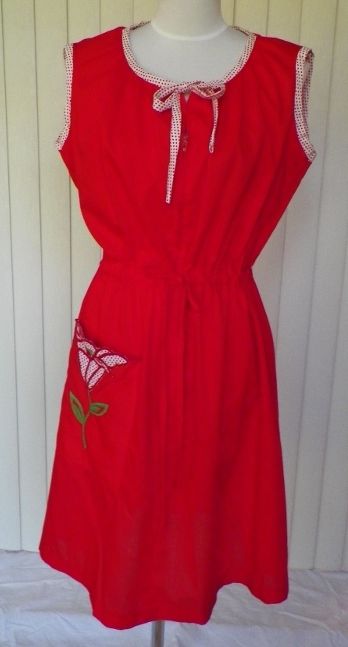 1960s Red Cotton House Dress - Smart Time 1960s Red Cotton House Dress - Smart Time