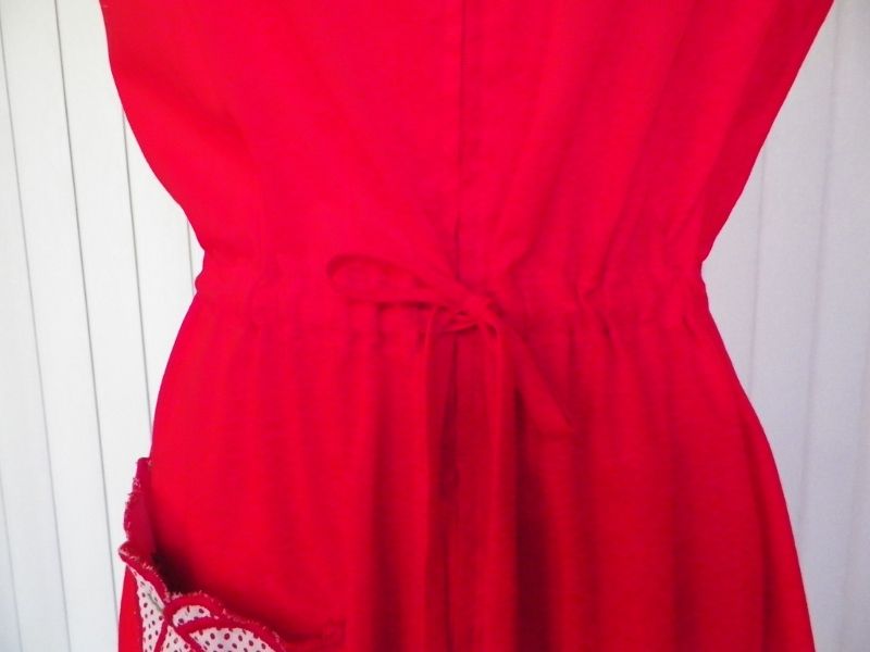 1960s Red Cotton House Dress - Smart Time 1960s Red Cotton House Dress - Smart Time