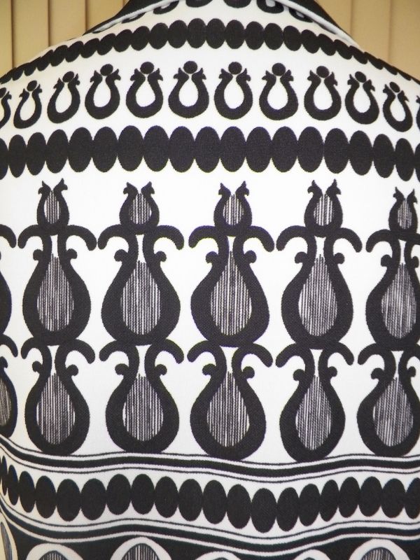 1970s Black and White Tunic Blouse 1970s Black and White Tunic Blouse