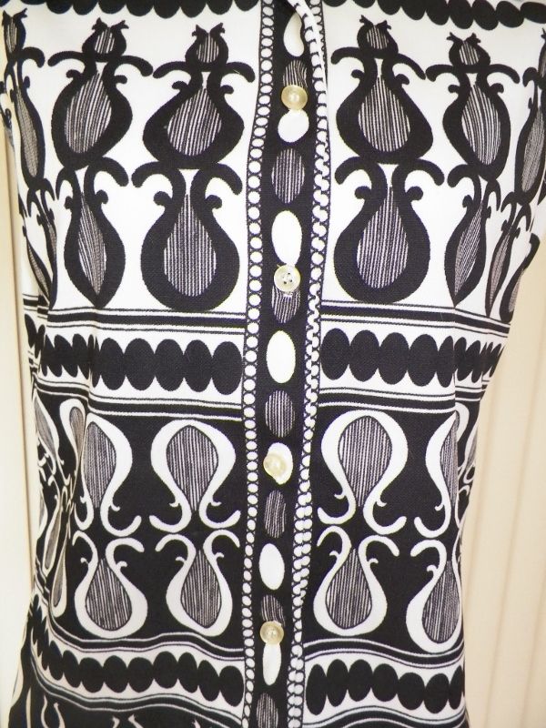 1970s Black and White Tunic Blouse 1970s Black and White Tunic Blouse