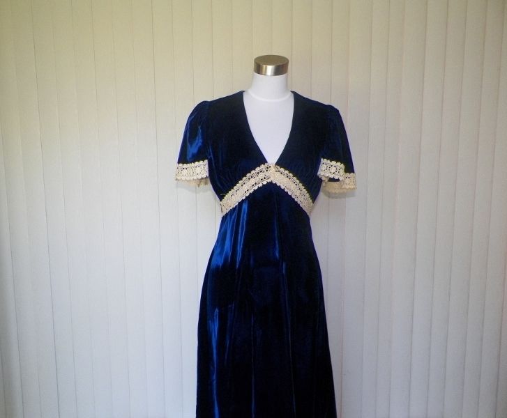1970s Royal Blue Velvet Gown 1970s Royal Blue Velvet Gown