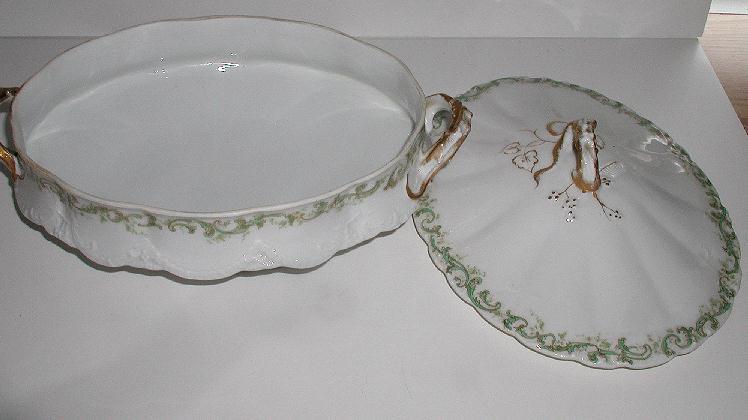 1893 Theodore Haviland Limoges Oval Covered Vegetable Dish Green Scrolls Flowers Fluting Embossing Brushed Gold 1893 Theodore Haviland Limoges Oval Covered Vegetable Dish Green Scrolls Flowers Fluting Embossing Brushed Gold