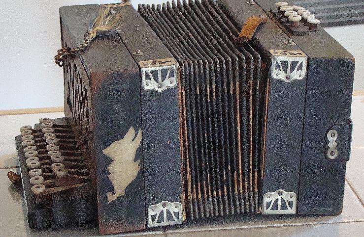 Circa 1906 Beaver Brand Made In Germany Two Row Diatonic Button Accordion Circa 1906 Beaver Brand Made In Germany Two Row Diatonic Button Accordion