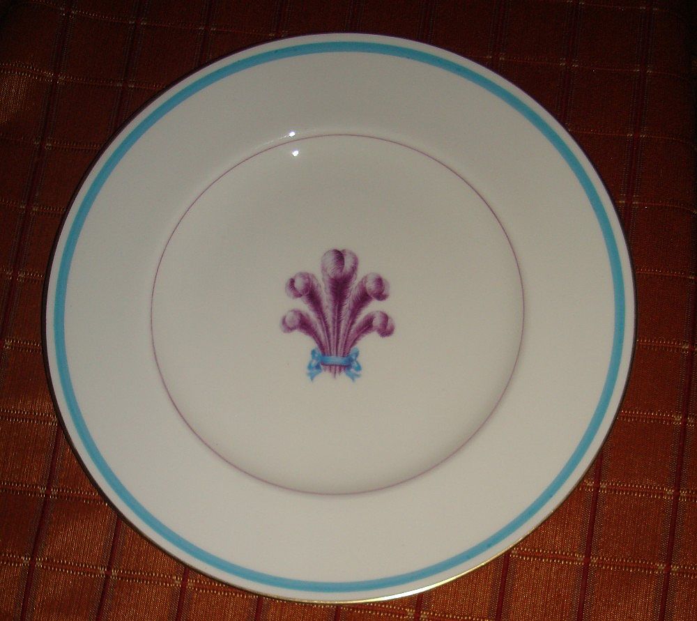 Royal Worcester Bone China " Florizel " Dinner Plate Royal Worcester Bone China " Florizel " Dinner Plate