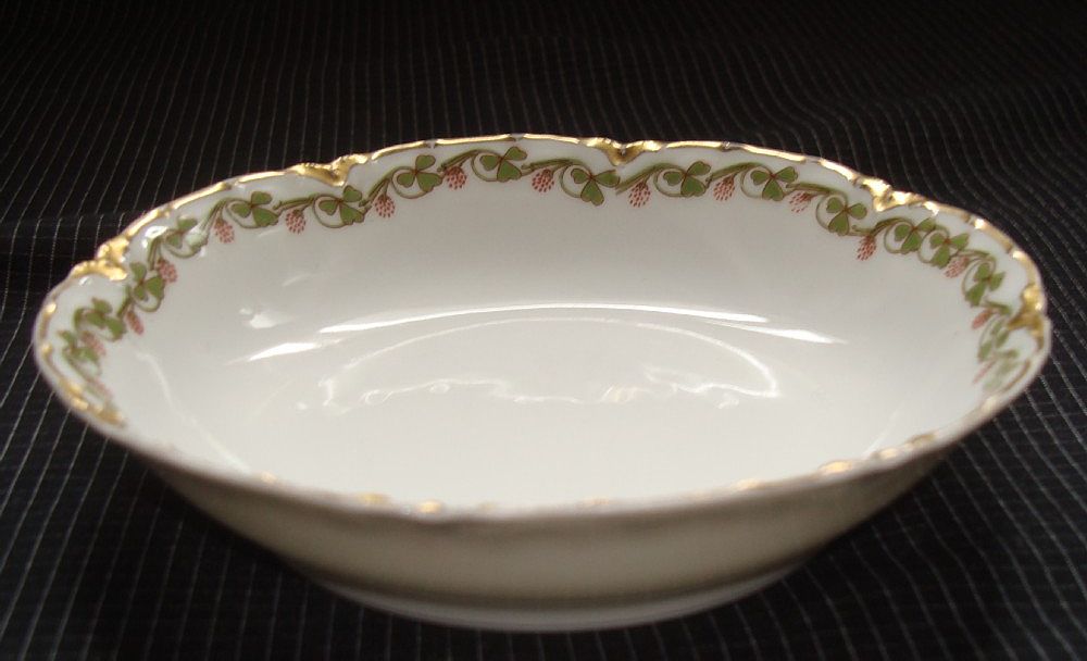 Haviland Limoges China " Clover Leaf " Pattern - Fruit/Berry/Dessert Bowl Haviland Limoges China " Clover Leaf " Pattern - Fruit/Berry/Dessert Bowl