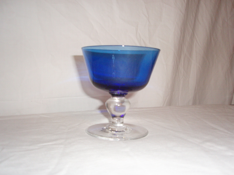 Vintage Cobalt Blue Champagne/Sherbet Glasses Vintage Cobalt Blue Champagne/Sherbet Glasses