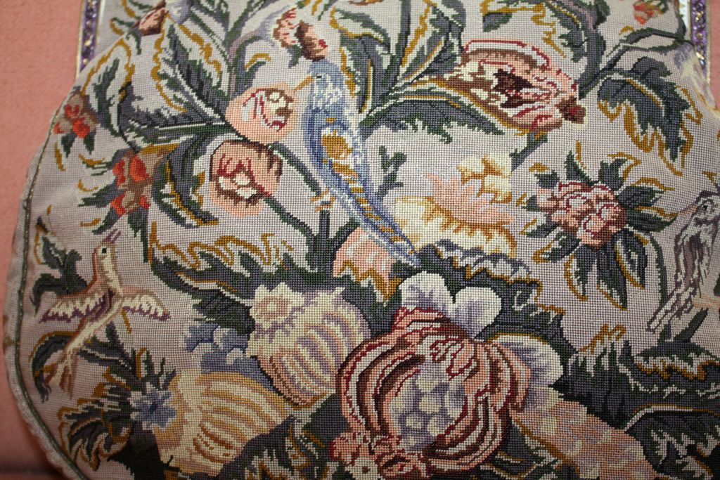 Fine Petit Point Purse With Birds and Flowers and Enameled Frame Fine Petit Point Purse With Birds and Flowers and Enameled Frame