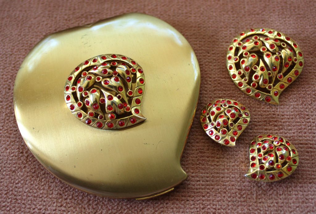 Rare Elgin American Jeweled Compact, Pin and Earring Set in Original Box Rare Elgin American Jeweled Compact, Pin and Earring Set in Original Box