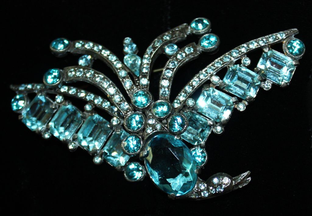 Gorgeous c.1930's Aqua Faceted Glass Bird Brooch Pot Metal Gorgeous c.1930's Aqua Faceted Glass Bird Brooch Pot Metal