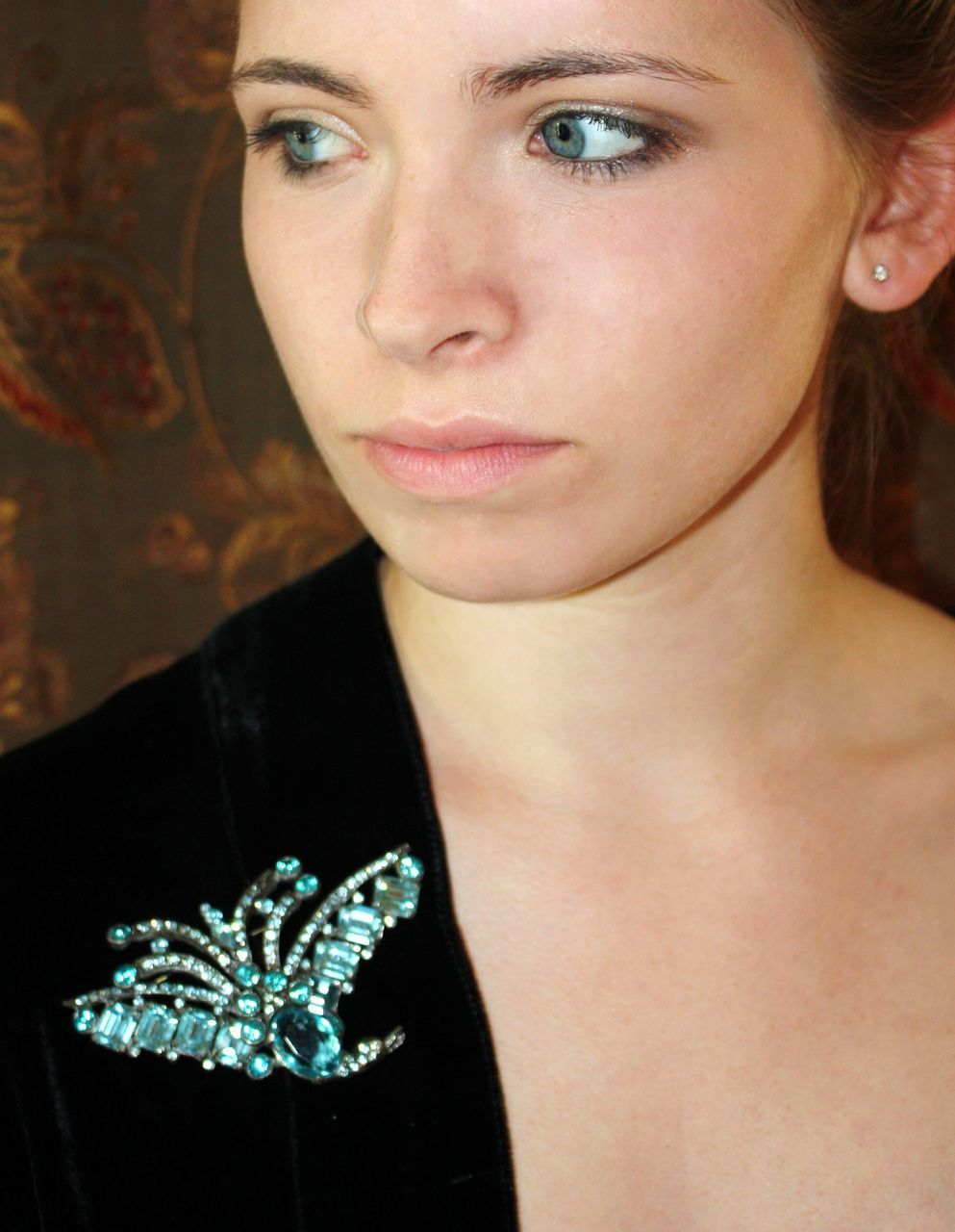 Gorgeous c.1930's Aqua Faceted Glass Bird Brooch Pot Metal Gorgeous c.1930's Aqua Faceted Glass Bird Brooch Pot Metal